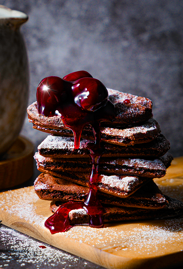 Foodfotografie – Schokoladen Waffeln & Kirschen Food Fotografie - Schokoladen Waffeln & Kirschen